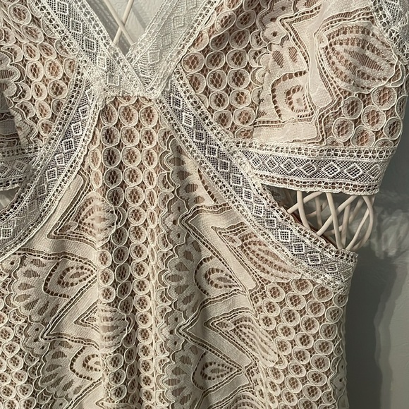 Guess Gianna White Lace Overlay Maxi Dress Cut Out Sleeveless Slit Wedding Small - Picture 6 of 13